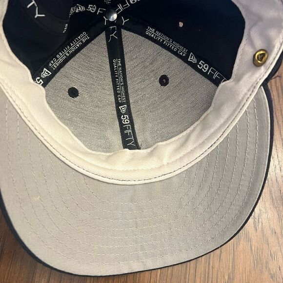 New Era New York Yankees 98 World Series MLB Authentic vintage fitted hat. 7 - Picture 7 of 7
